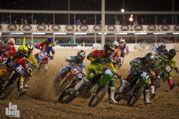 wmx_race2_start_20140301_211022_a276080