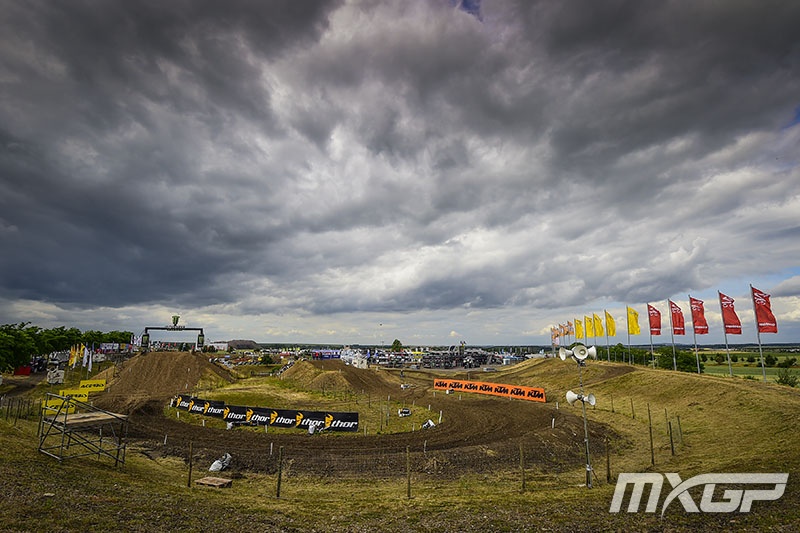 BackView_MXGP_10_D_2015