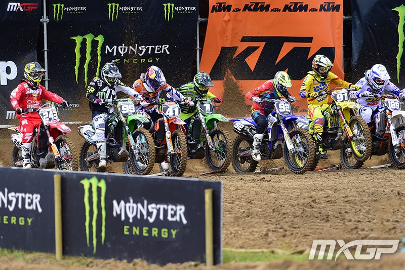 MX2startSat_MXGP_12_LV_2015