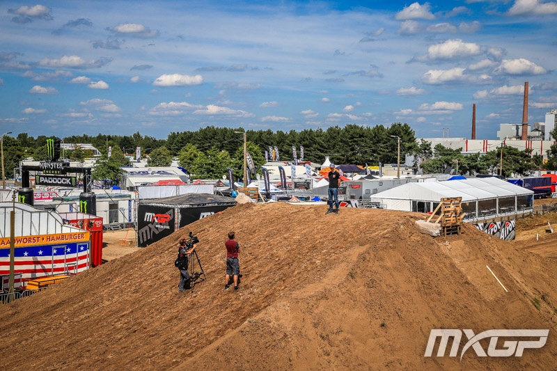 HitachiPresent_IX_MXGP_14_B_2015