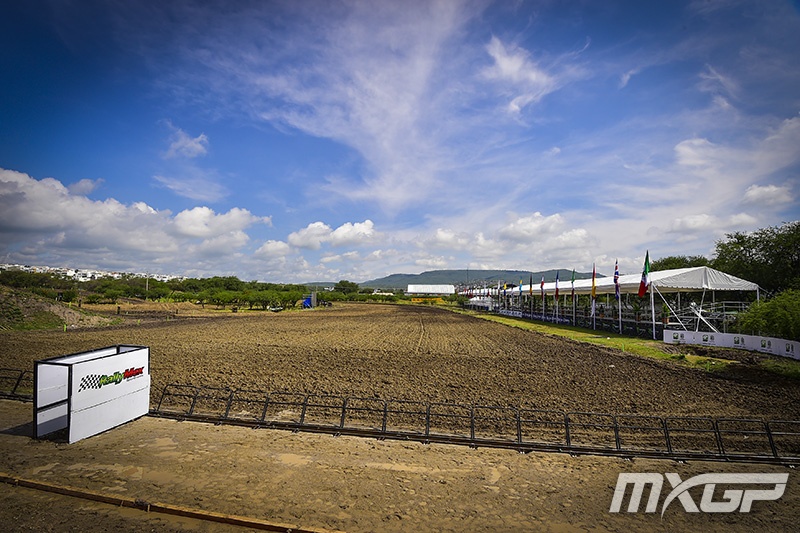 StartLine1_MXGP_17_MEX_2015_0