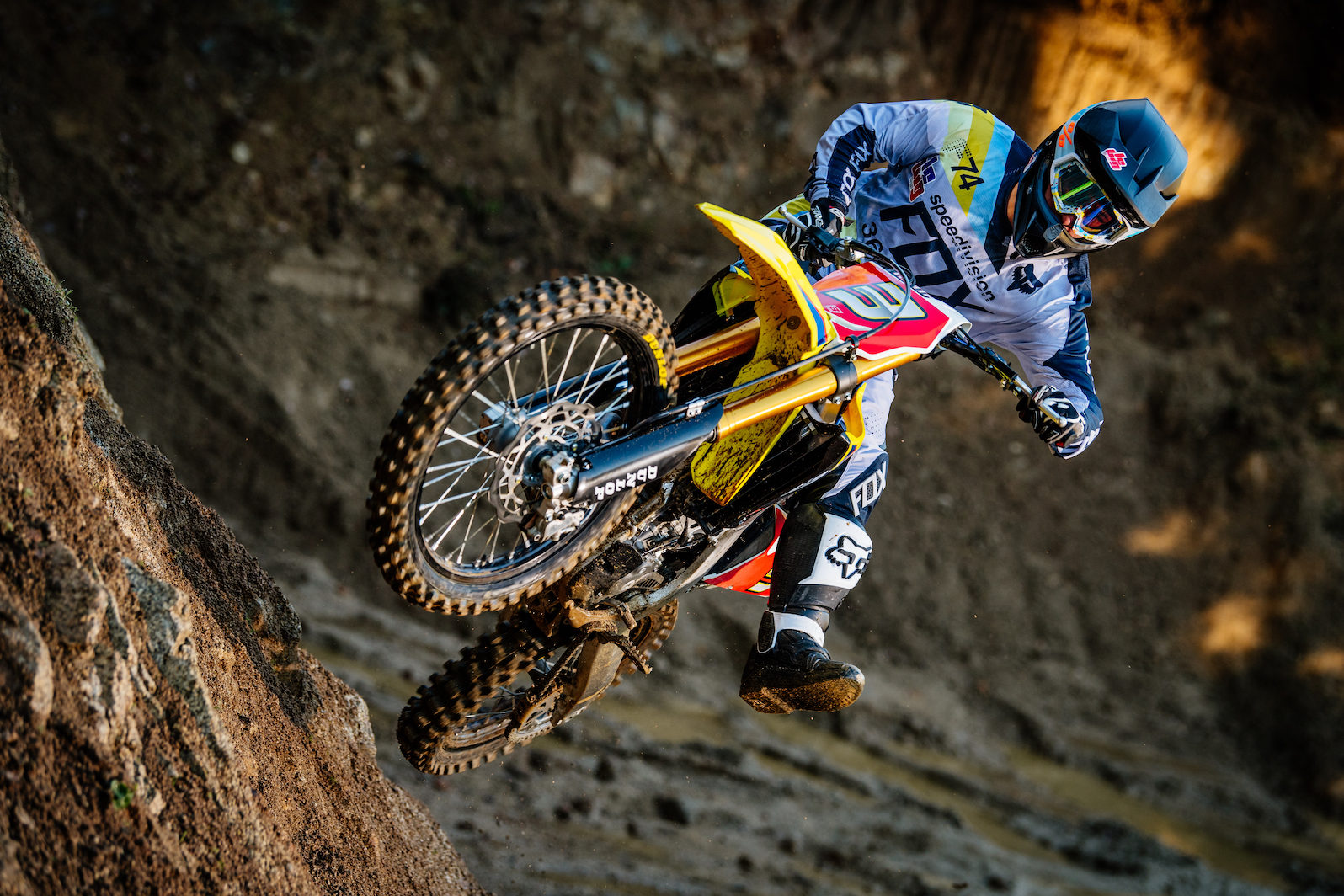 suzuki motocross bikes